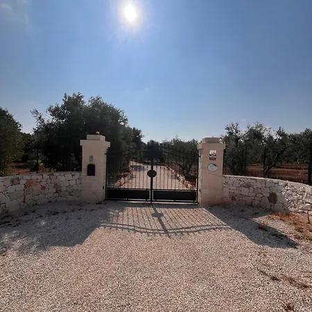 Trullo Elais オストゥーニ